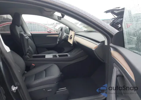 2024 Tesla Model Y Long Range Dual Motor All-Wheel Drive from USA, damaged, VIN 7SAYGDEE5RA325400